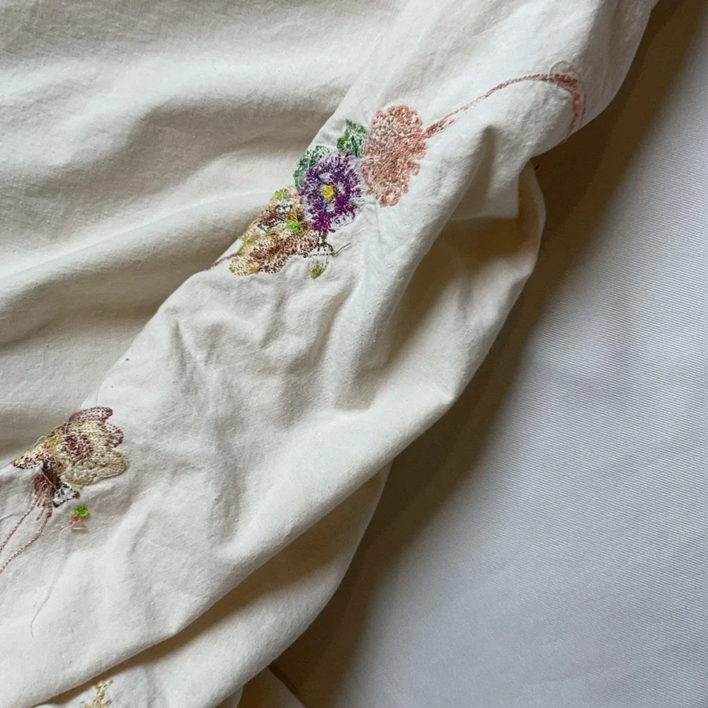 Vintage Round Light Pink Tablecloth Hand Embroidered Floral 64